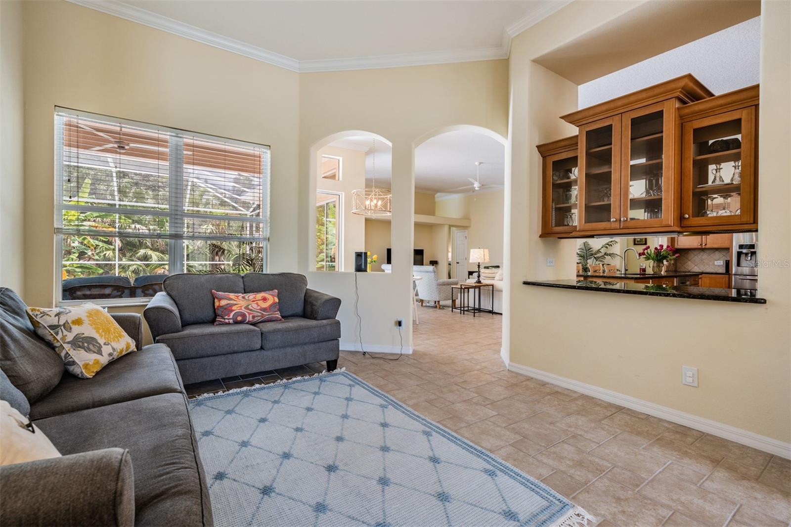 Listing photo id 5 for 13816 Thoroughbred Drive