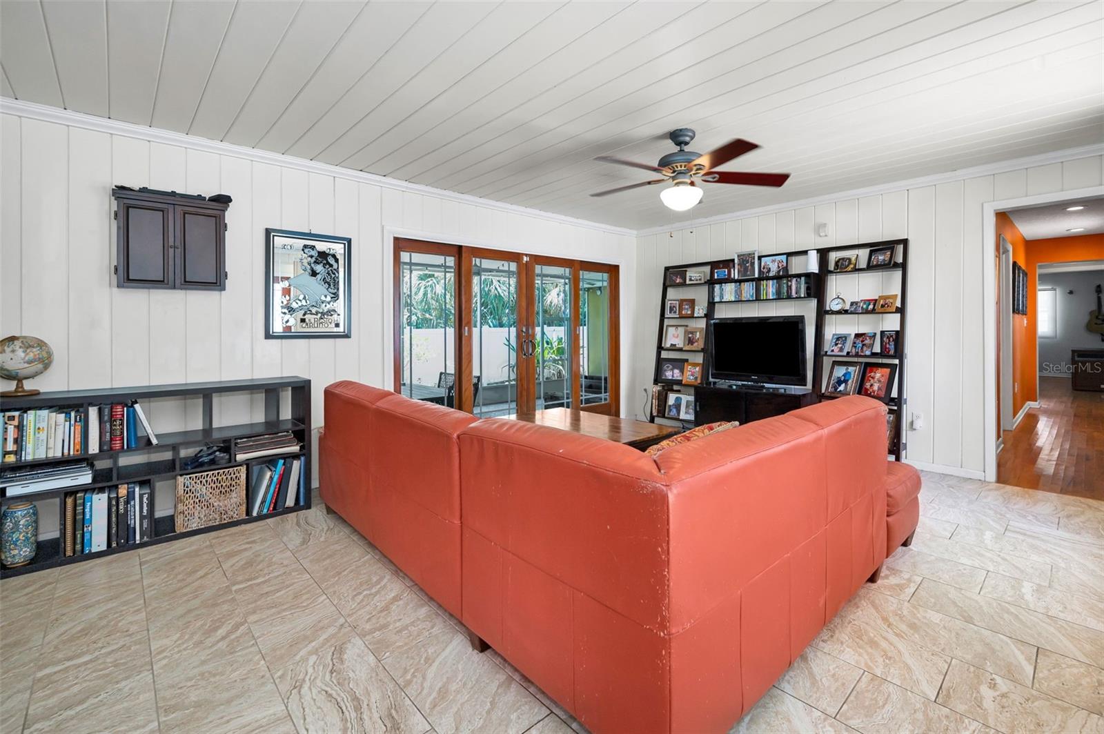 Listing photo id 10 for 4112 Corona Street