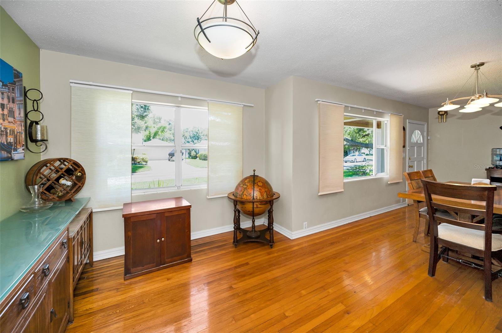 Listing photo id 16 for 4112 Corona Street