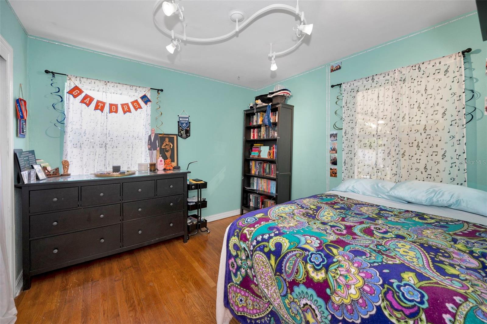Listing photo id 35 for 4112 Corona Street