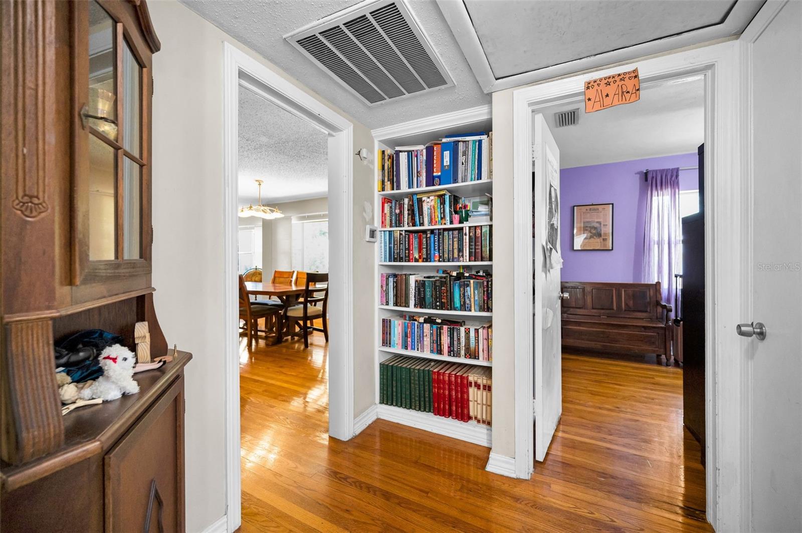 Listing photo id 36 for 4112 Corona Street
