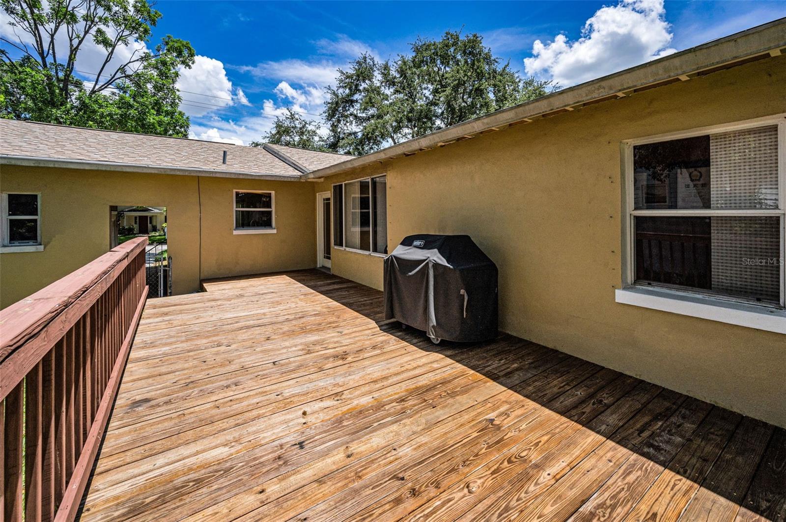 Listing photo id 48 for 4112 Corona Street