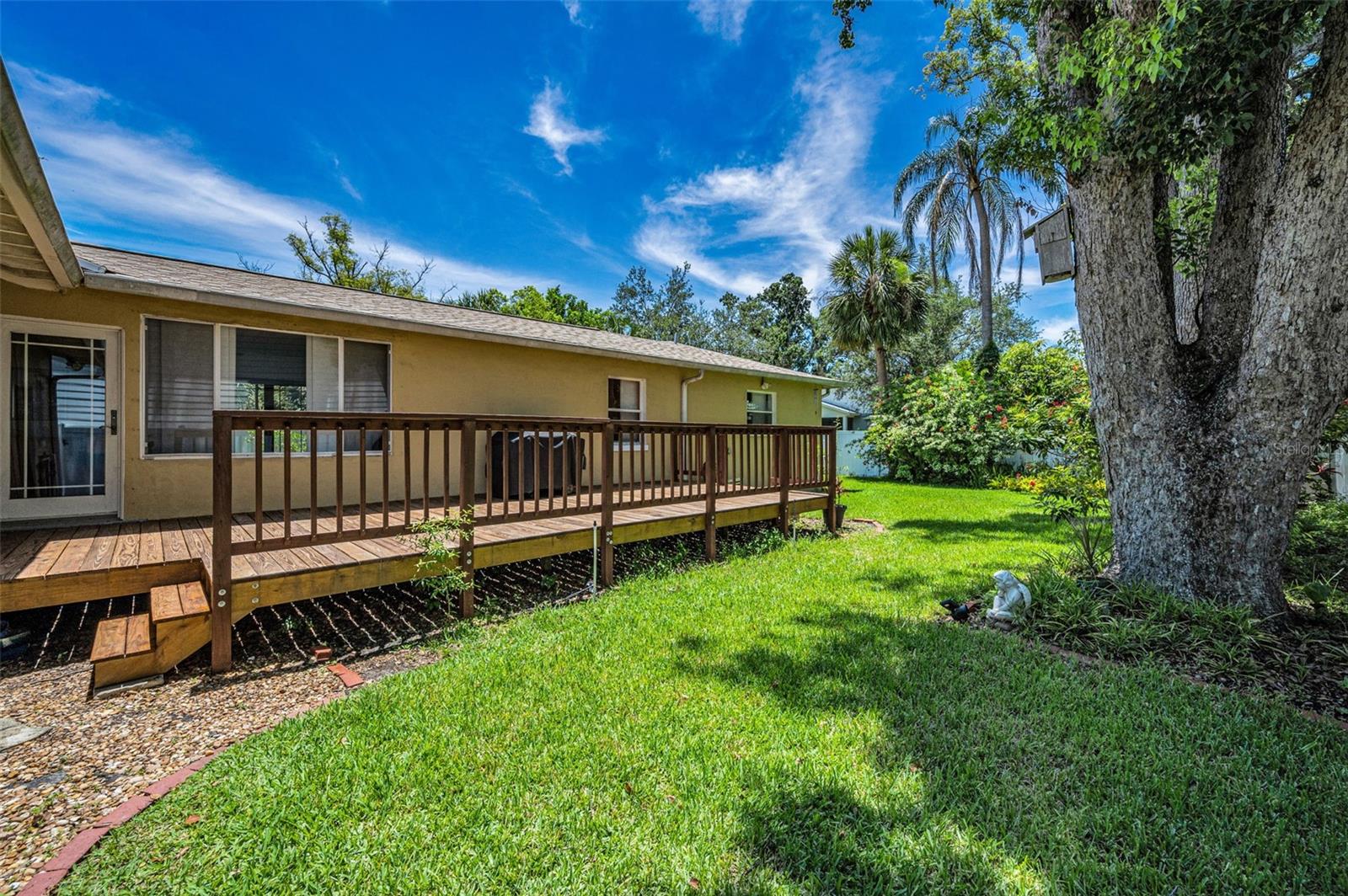 Listing photo id 49 for 4112 Corona Street