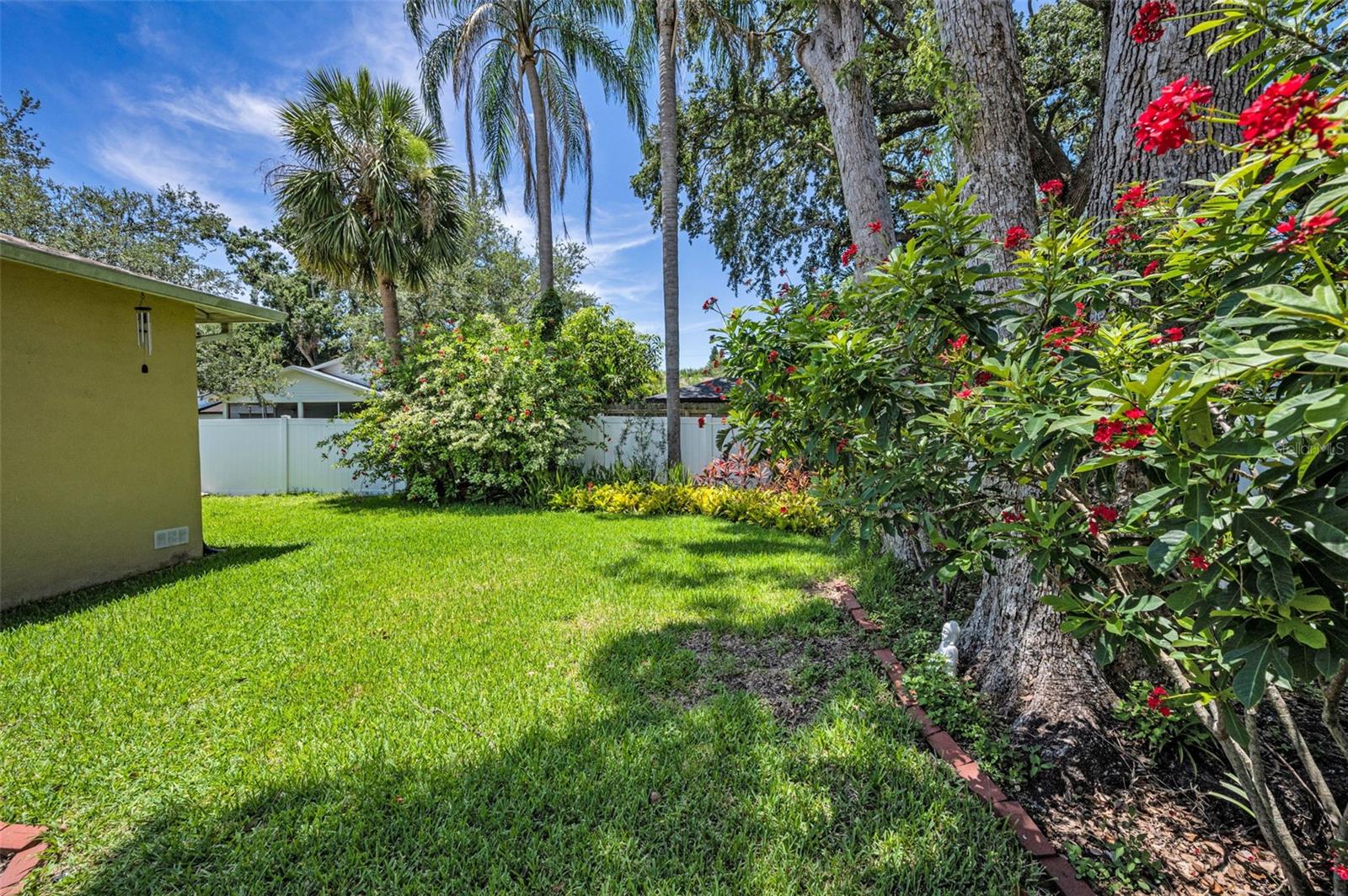 Listing photo id 54 for 4112 Corona Street