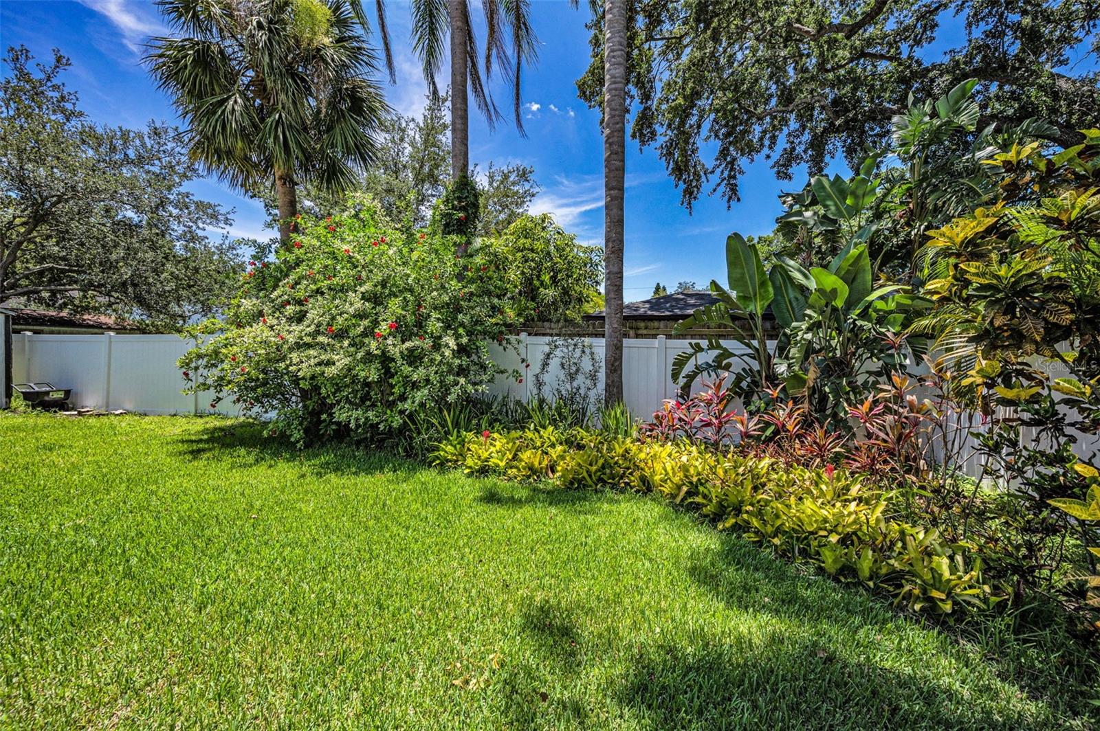 Listing photo id 58 for 4112 Corona Street