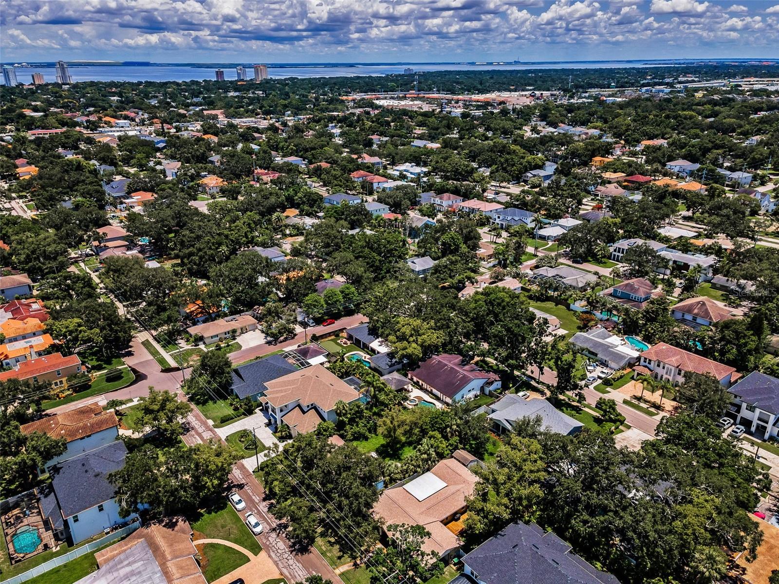 Listing photo id 66 for 4112 Corona Street