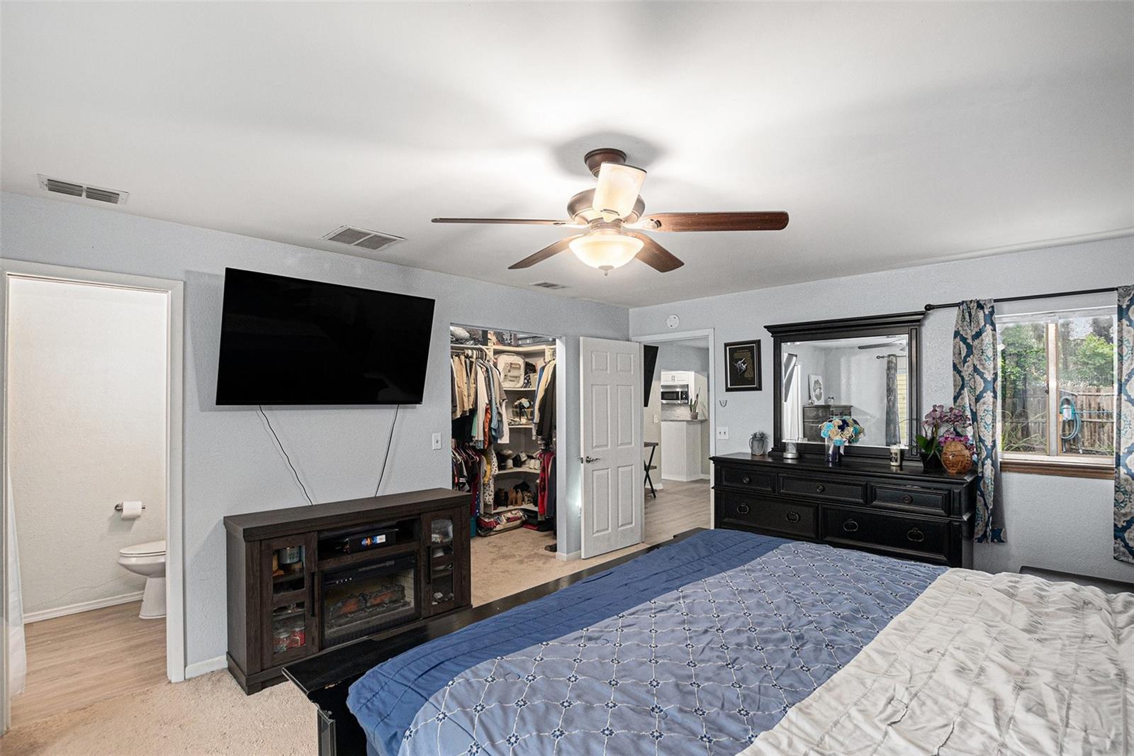 Image 15 of 38 For 9844 Xenia Street