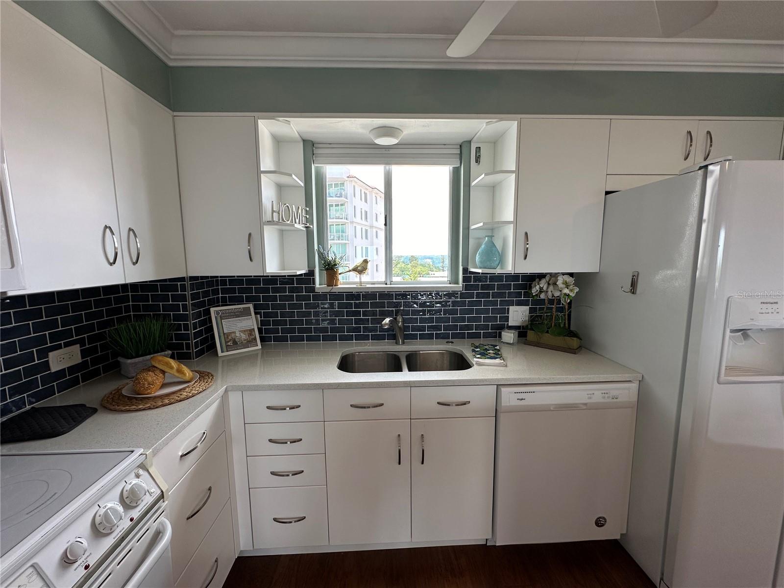 Image 12 of 26 For 1365 Snell Isle Boulevard Ne 6e