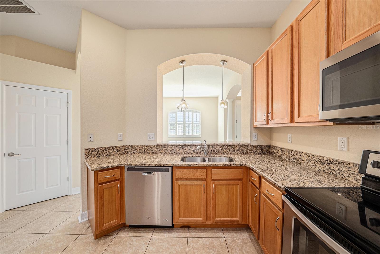 Listing photo id 8 for 4760 Wheel House Drive