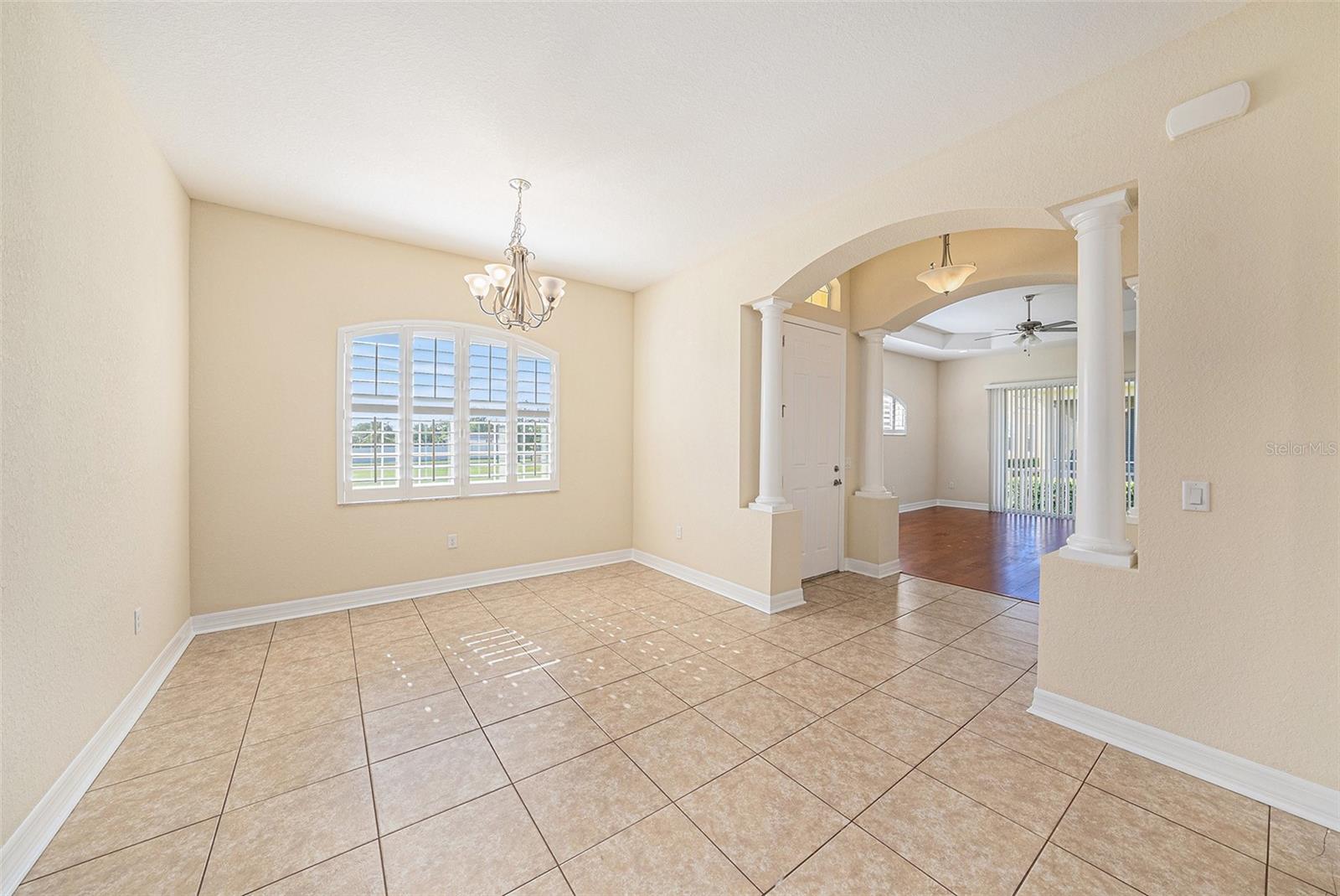 Listing photo id 1 for 4760 Wheel House Drive