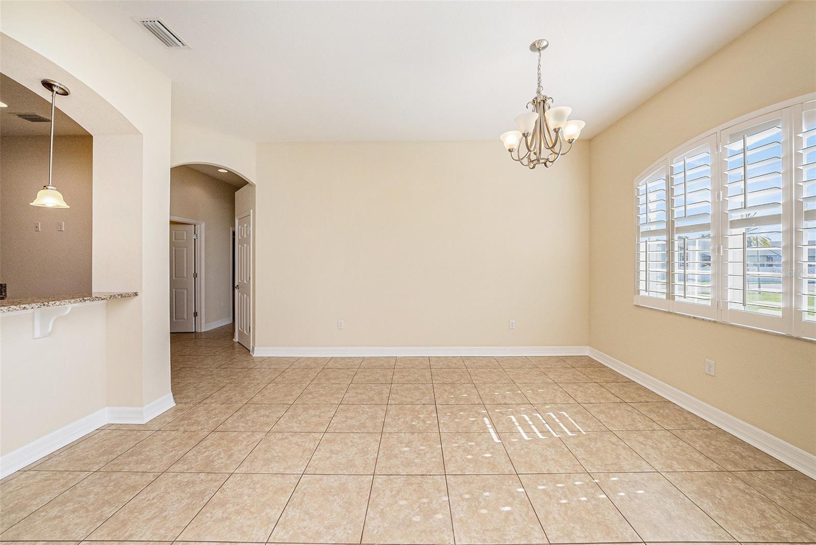 Listing photo id 2 for 4760 Wheel House Drive