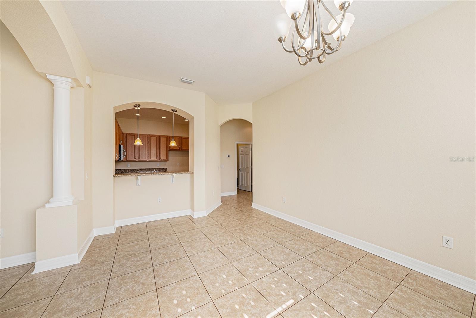Listing photo id 3 for 4760 Wheel House Drive