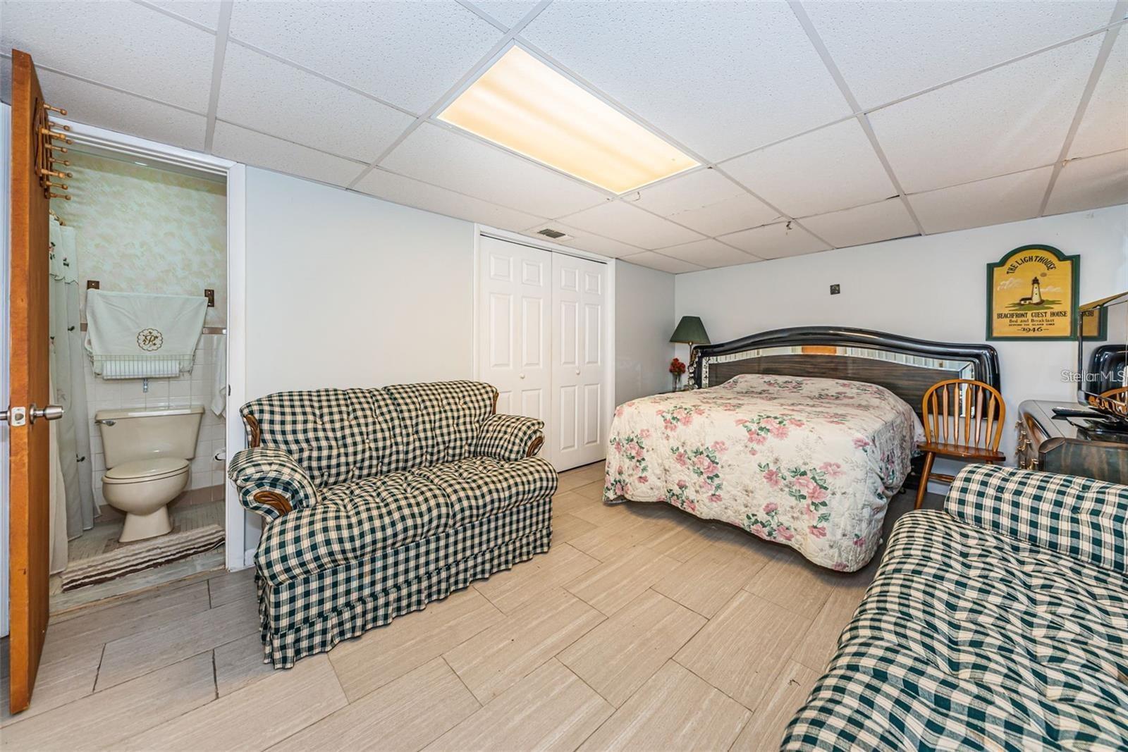 Image 17 of 25 For 4902 Vision Avenue