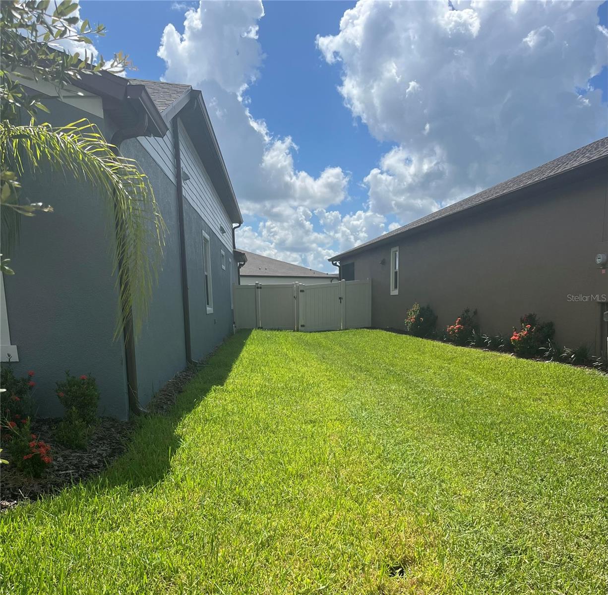 Image 11 of 13 For 19259 Briarbrook Drive