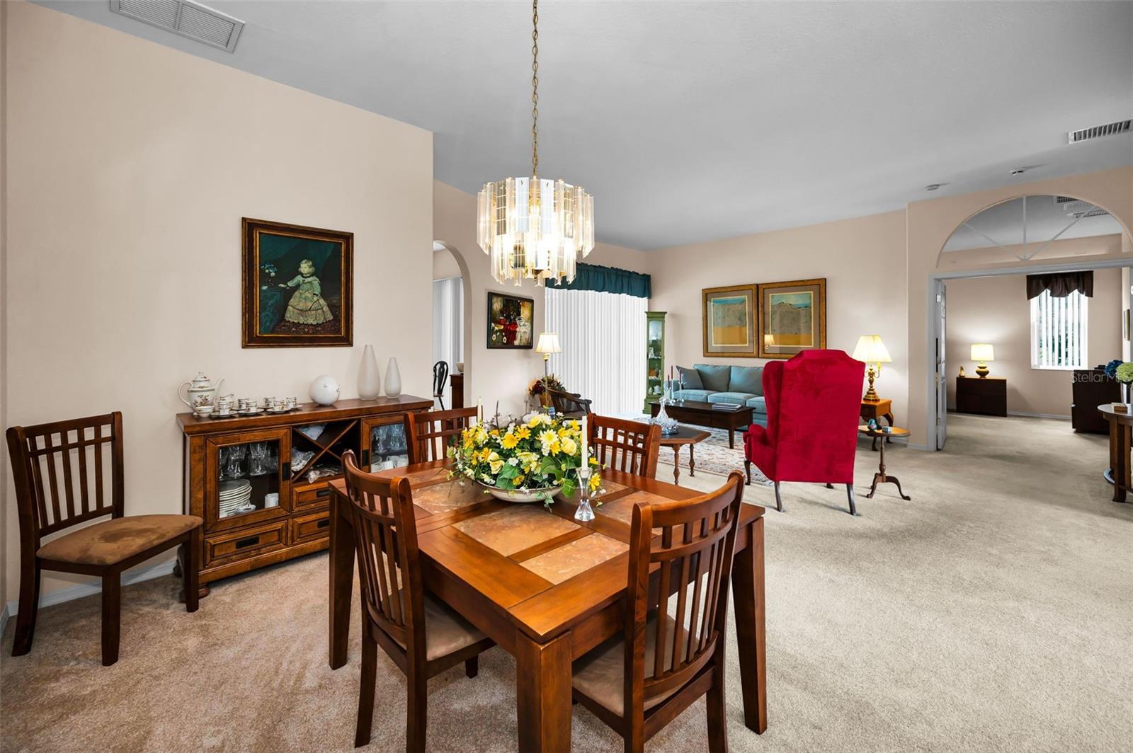 Listing photo id 10 for 5633 Wellington Court