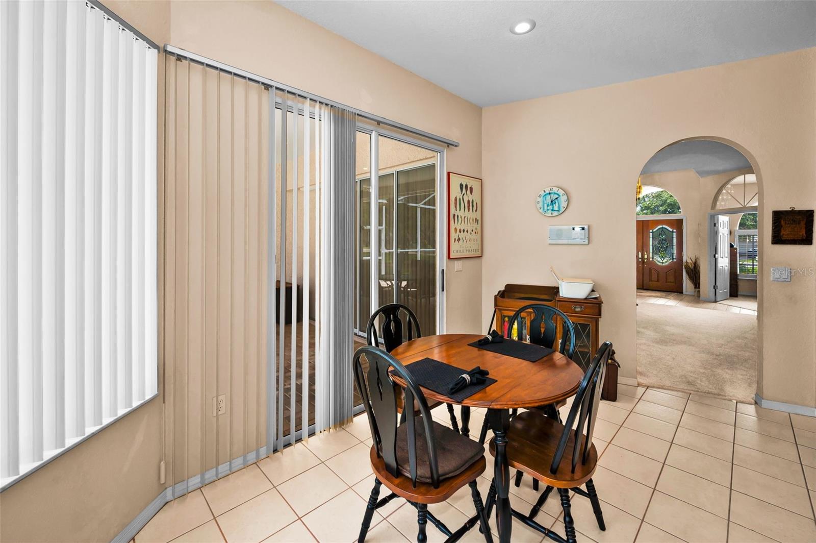 Listing photo id 19 for 5633 Wellington Court