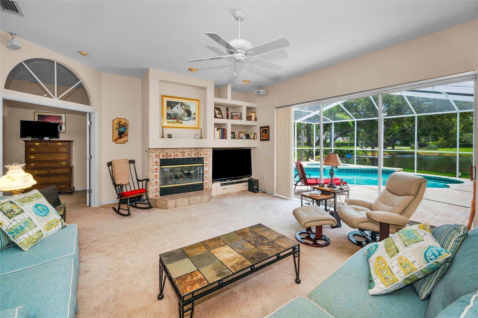 Listing photo id 20 for 5633 Wellington Court