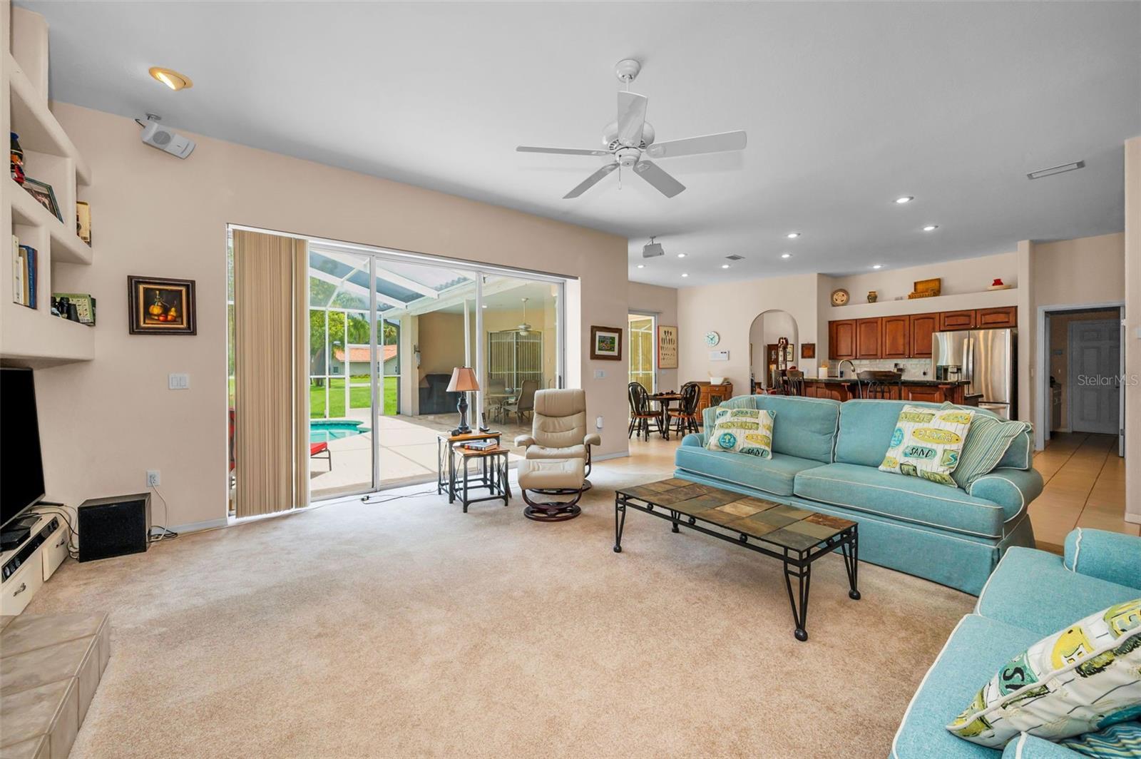 Listing photo id 21 for 5633 Wellington Court