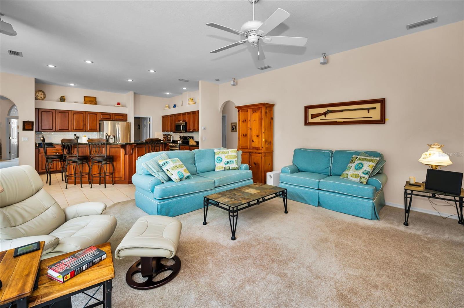 Listing photo id 23 for 5633 Wellington Court