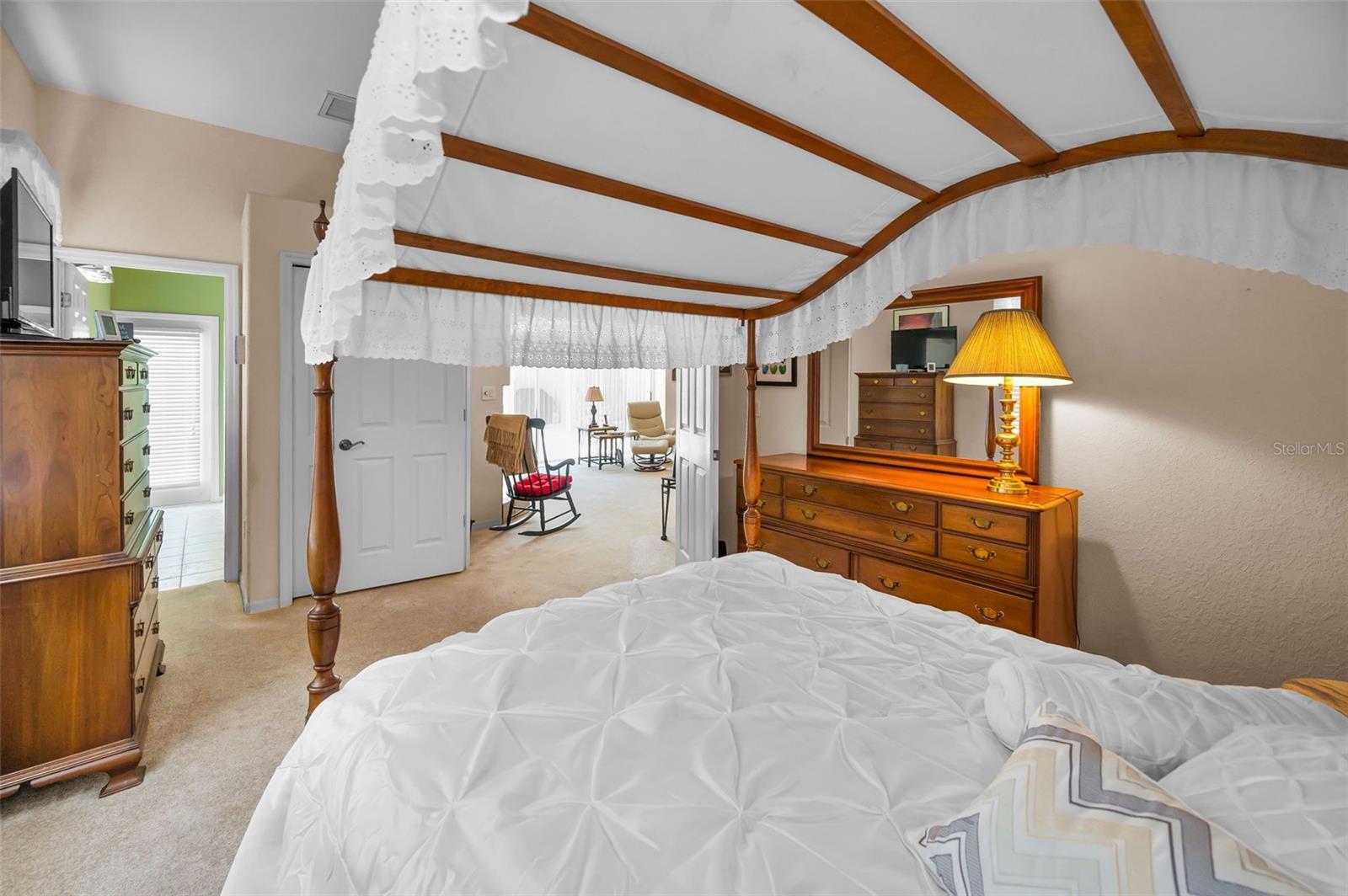 Listing photo id 33 for 5633 Wellington Court