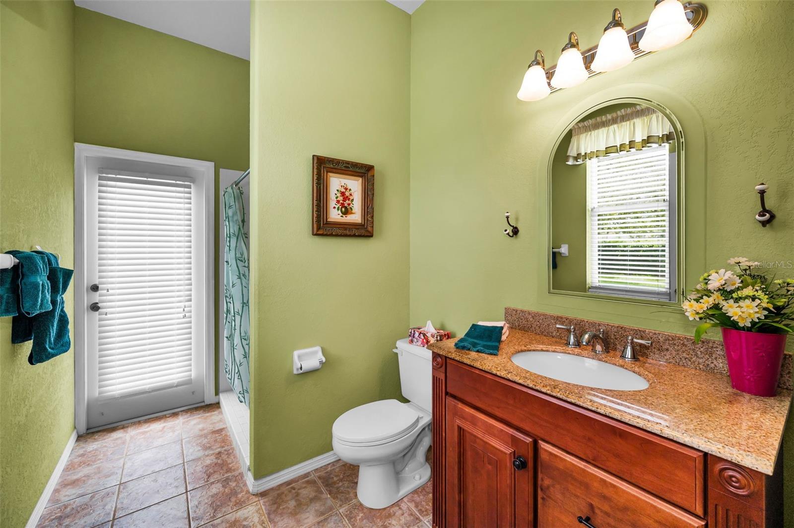 Listing photo id 34 for 5633 Wellington Court
