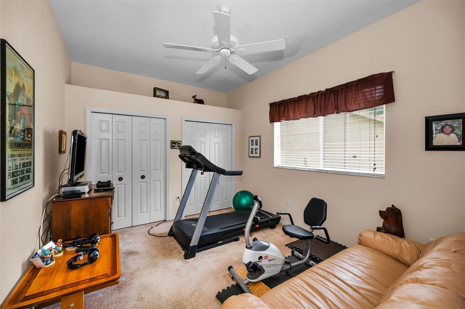 Listing photo id 35 for 5633 Wellington Court