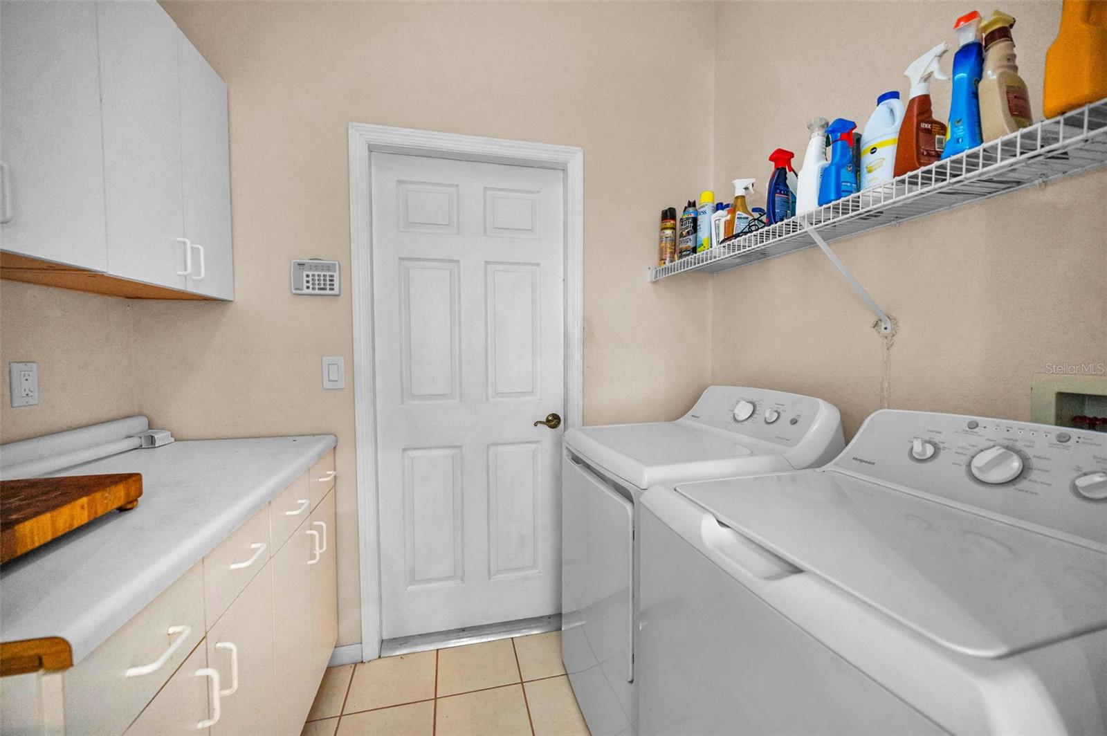 Listing photo id 38 for 5633 Wellington Court