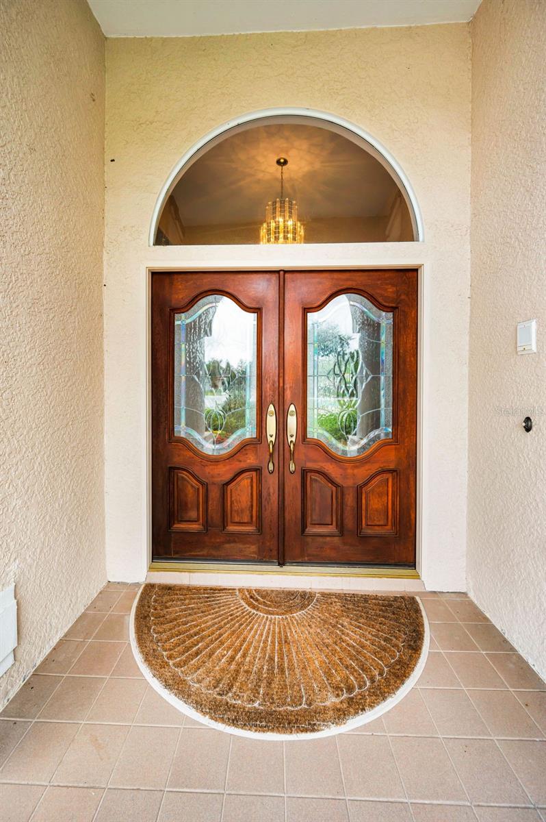 Listing photo id 3 for 5633 Wellington Court