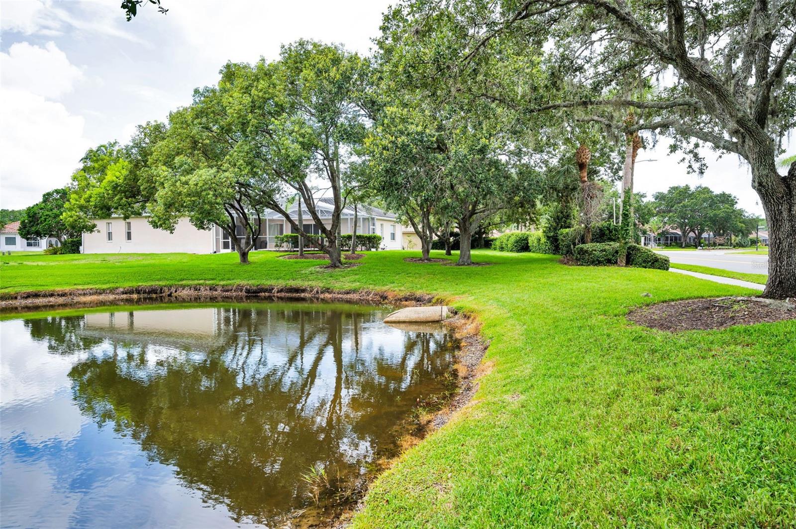 Listing photo id 55 for 5633 Wellington Court