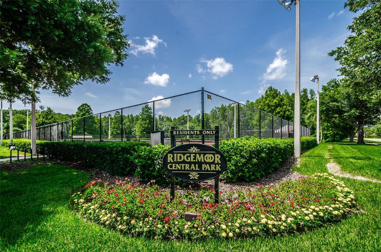 Listing photo id 62 for 5633 Wellington Court
