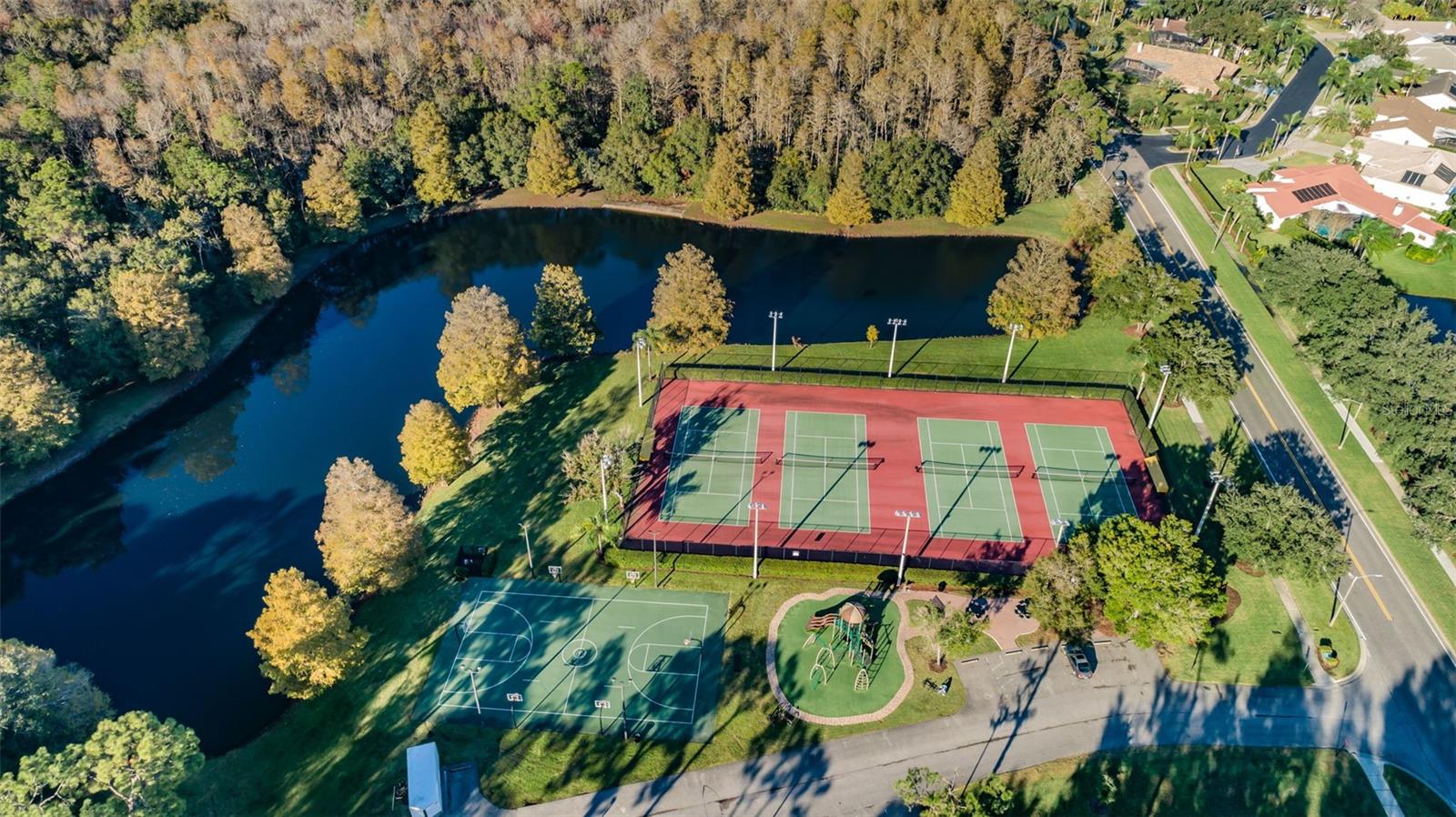 Listing photo id 69 for 5633 Wellington Court