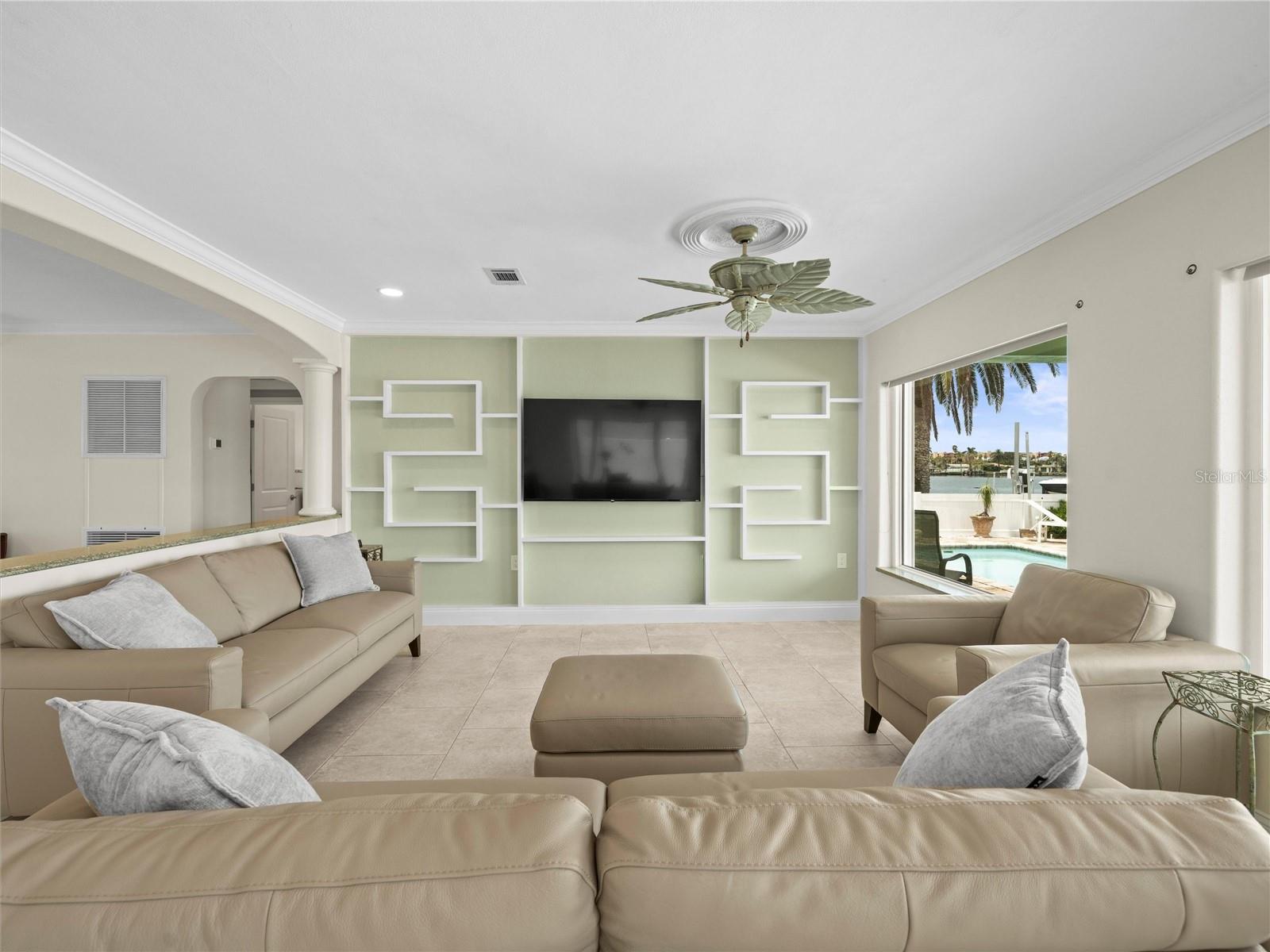 Image 13 of 58 For 16129 4th Street E