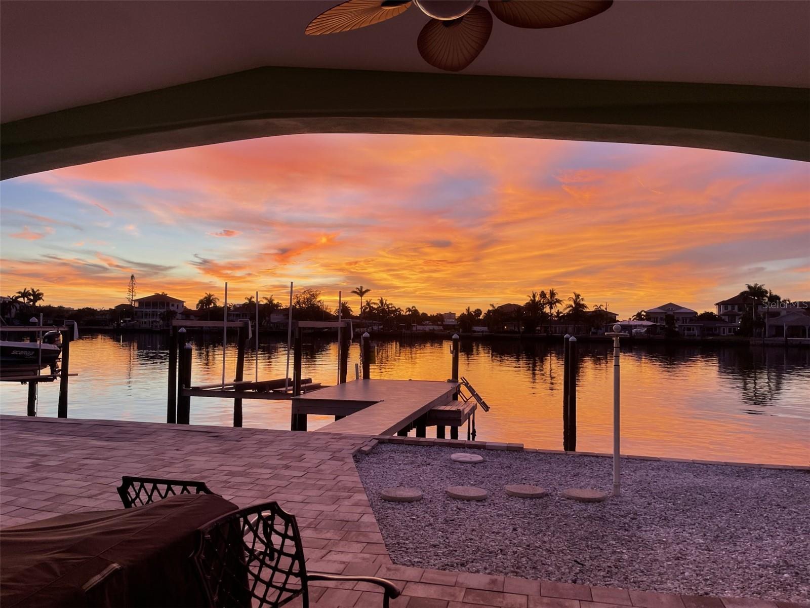 Listing photo id 57 for 16129 4th Street E