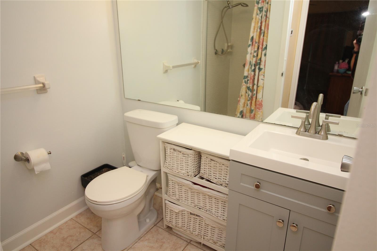 Image 17 of 25 For 402 Dorchester Place 44
