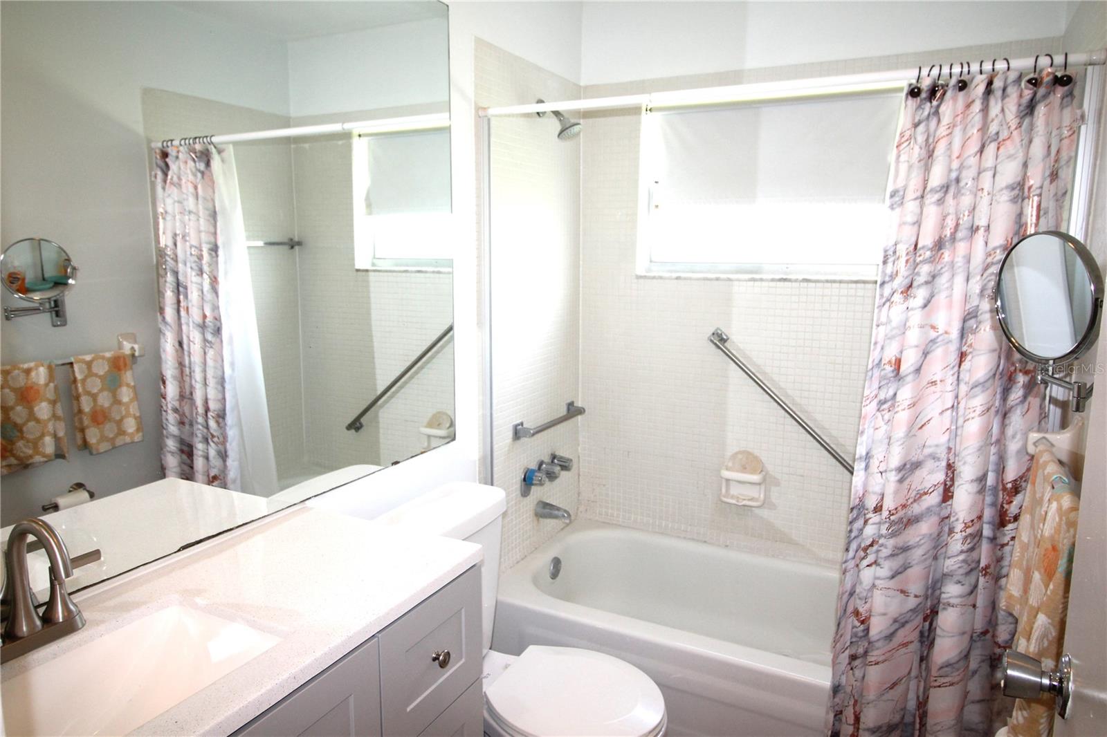Image 21 of 25 For 402 Dorchester Place 44