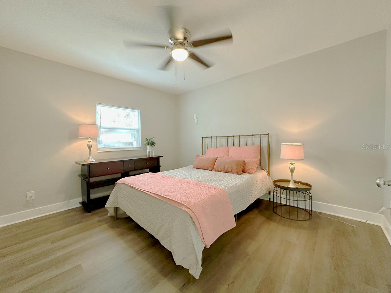 Image 18 of 20 For 1554 Elmwood Street