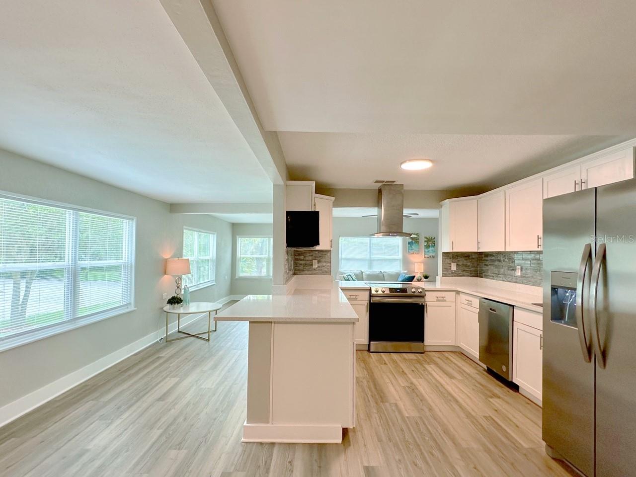 Image 8 of 20 For 1554 Elmwood Street