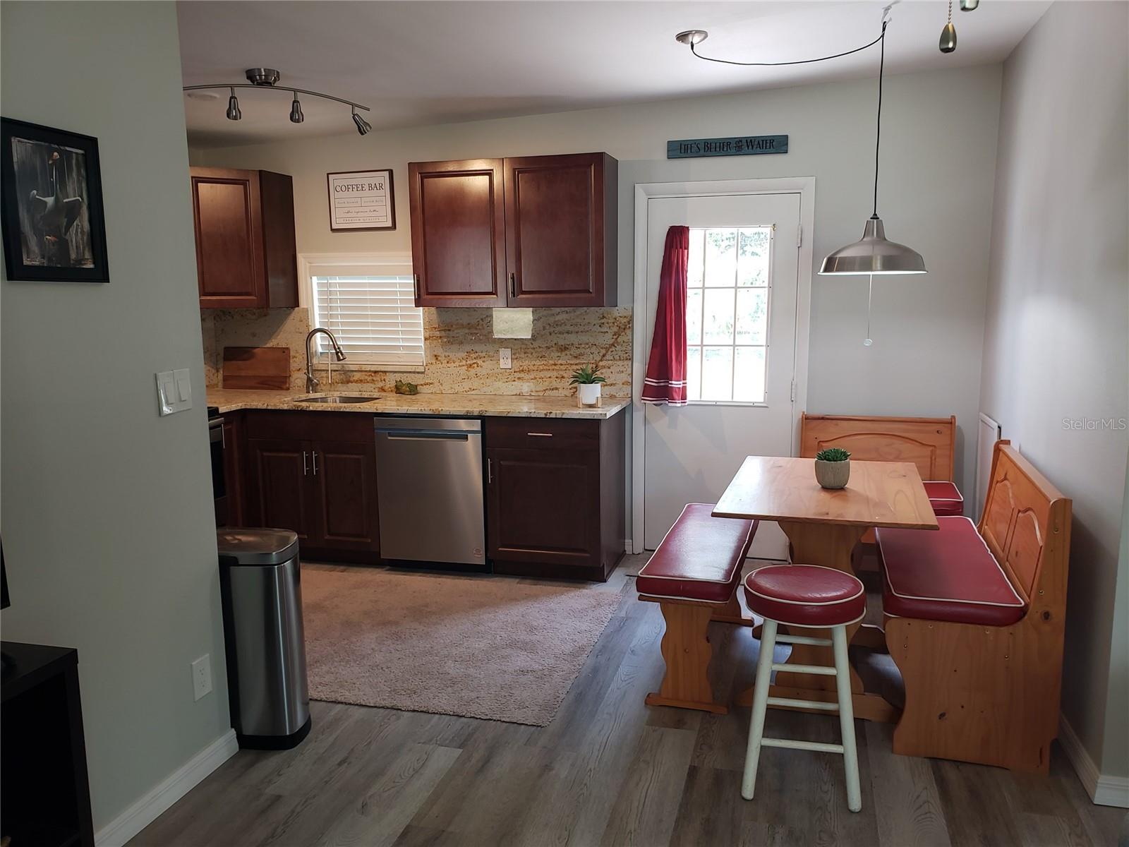 Image 4 of 16 For 10160 118th Avenue