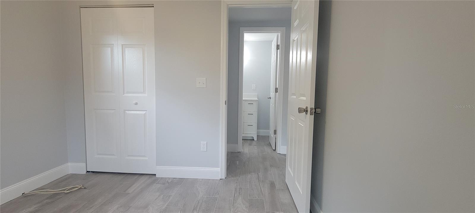 Listing photo id 11 for 224 8th Avenue N 224