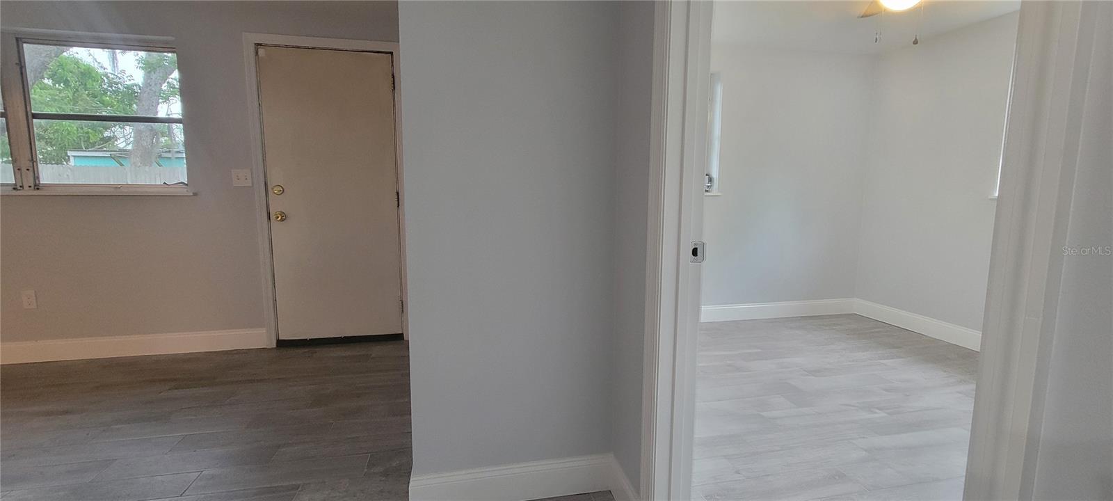 Listing photo id 7 for 224 8th Avenue N 224