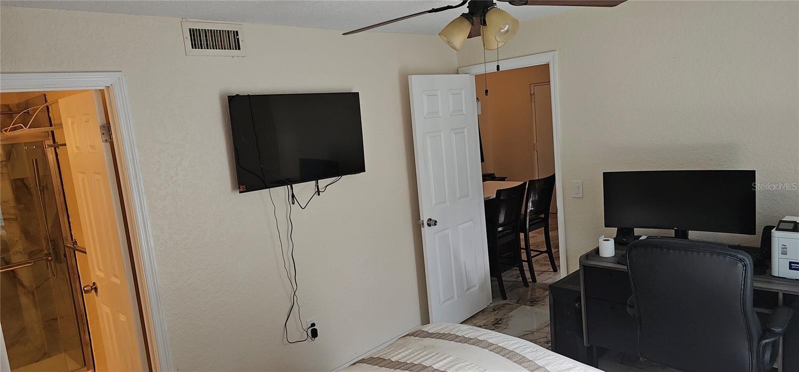 Image 9 of 28 For 4215 Bay Drive 1506c