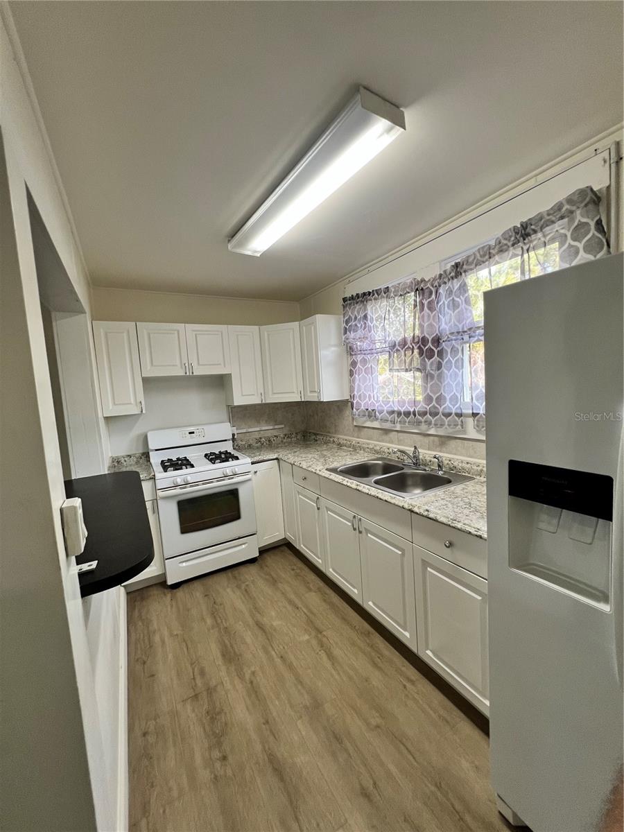 Image 6 of 15 For 205 Hilda Street A