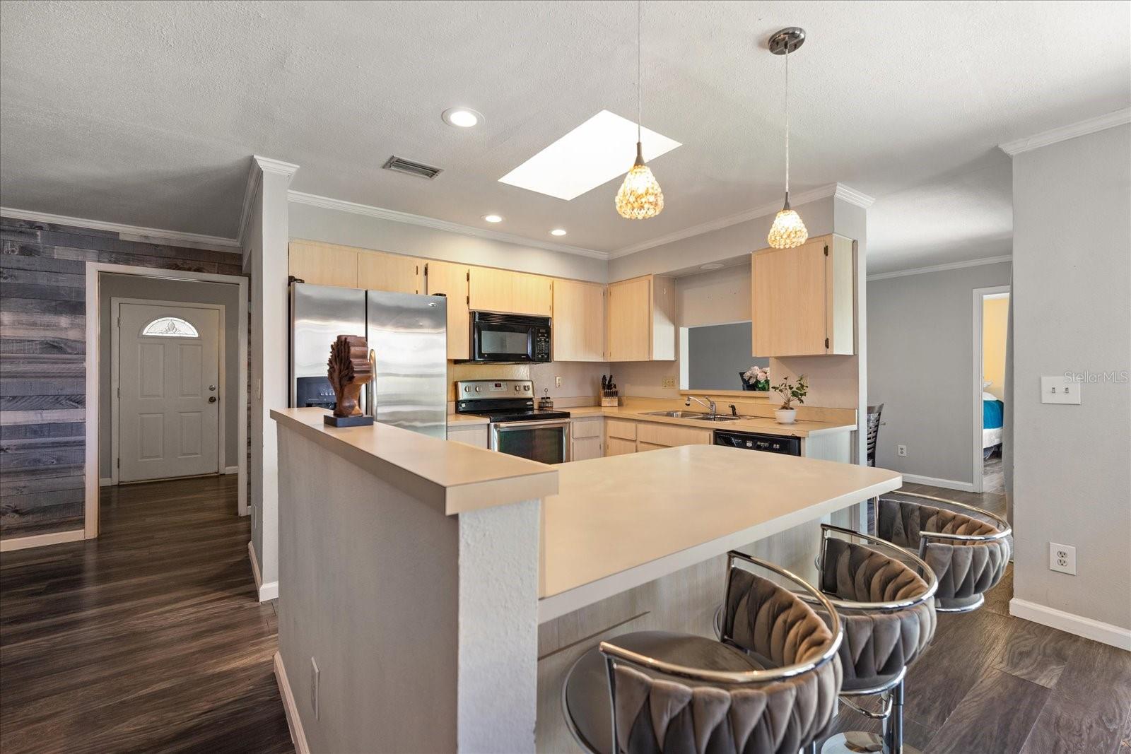 Image 13 of 27 For 2584 58th Avenue S