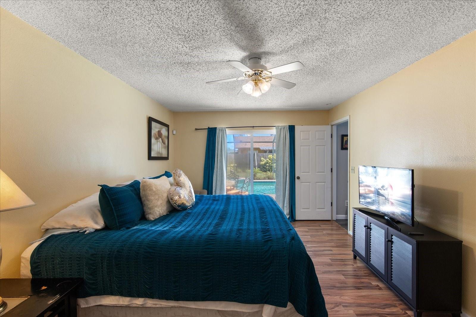 Image 18 of 27 For 2584 58th Avenue S