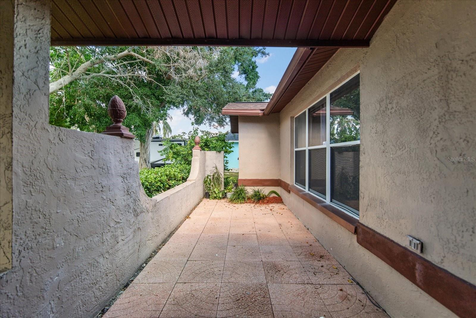 Image 3 of 27 For 2584 58th Avenue S