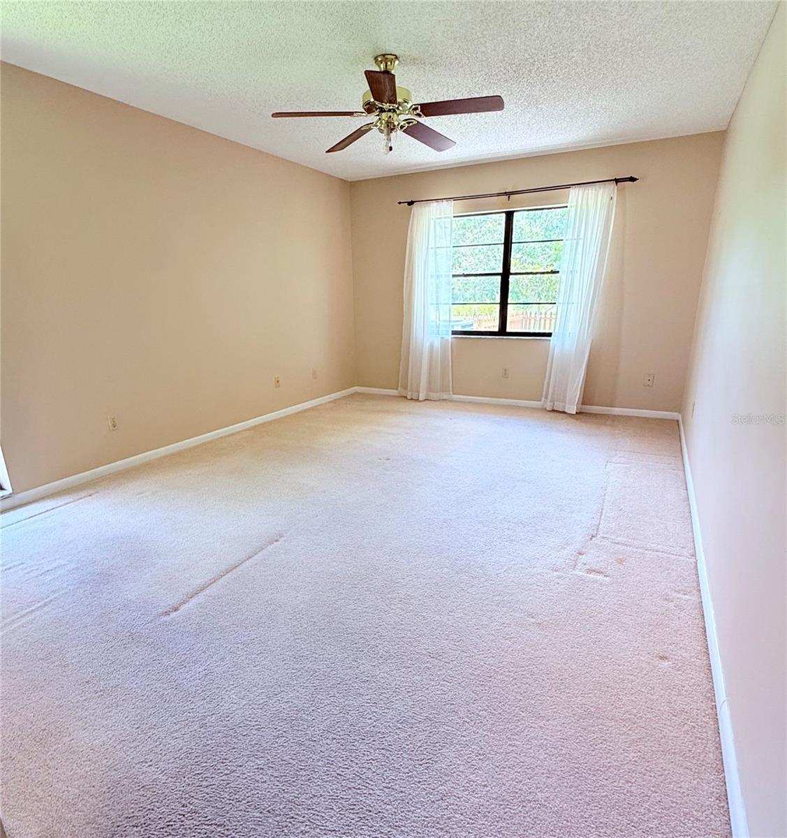 Image 8 of 32 For 4306 Woodside Manor Drive