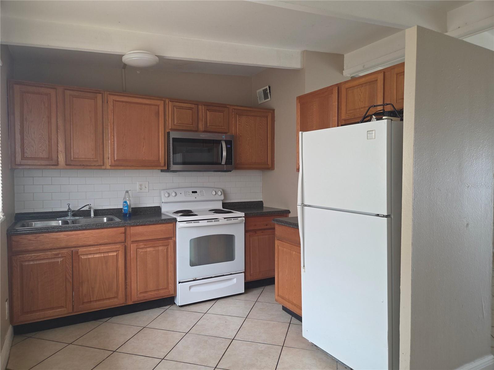 Image 3 of 10 For 1718 Darlington Drive