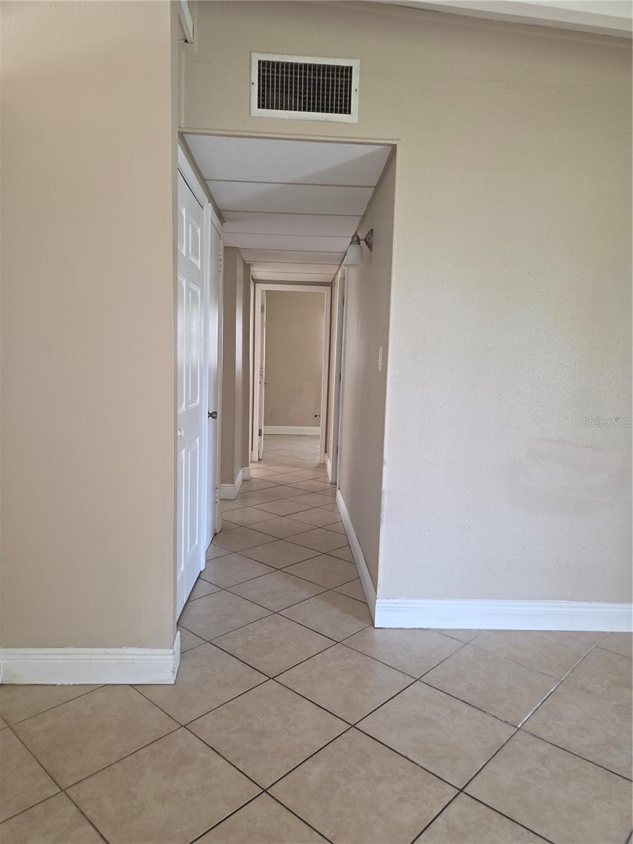 Image 4 of 10 For 1718 Darlington Drive