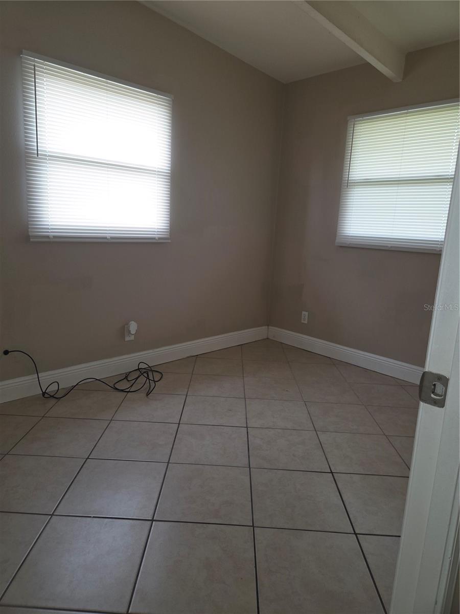 Image 7 of 10 For 1718 Darlington Drive