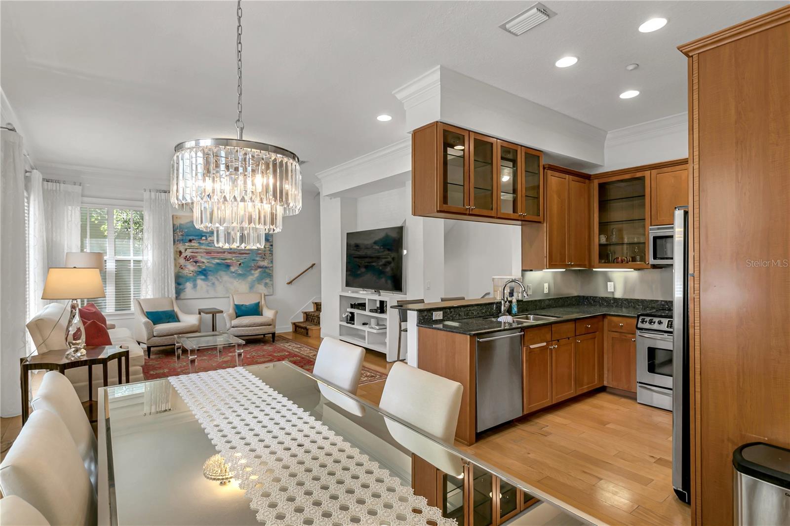 Image 21 of 39 For 3010 Stovall Street E
